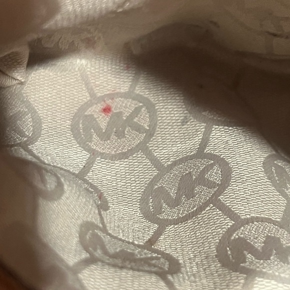 Michael Khors purse 👜 - Picture 8 of 12